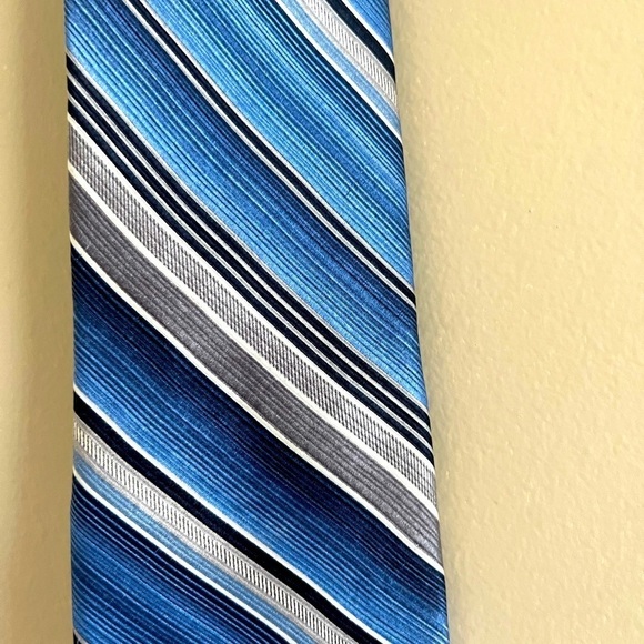 🚨Stafford Tie - Picture 2 of 3